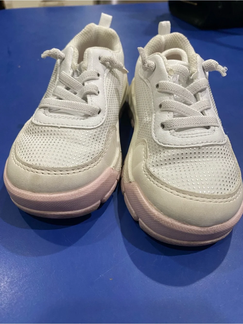 OshKosh B'gosh White Sneakers with Light Pink Soles